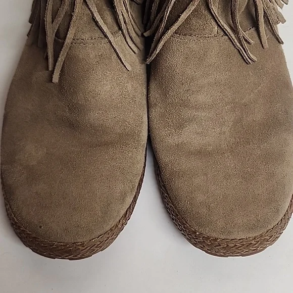 UGG Fringe Suede Moccasins - Sand Size 9.5 - Picture 3 of 10